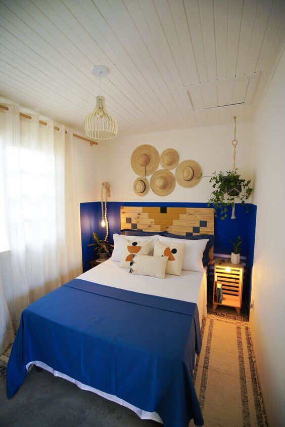 kombinasi Warna cat kamar tidur romantis-putih biru